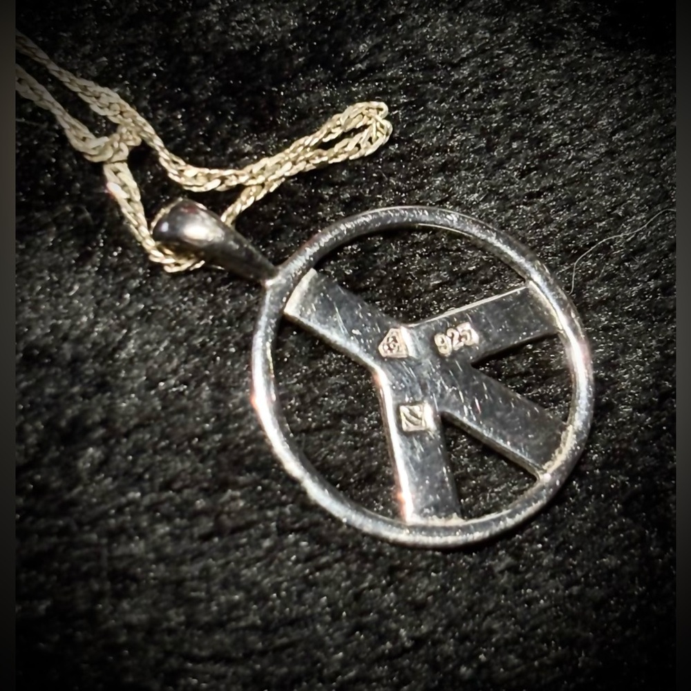 Vintage Sterling Silver Peace Pendant Necklace (Early 2000’s) - Picture 3 of 6